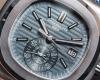 Découvrez en exclusivité le nouveau chronographe Patek Philippe Nautilus Flyback en or blanc avec bracelet en denim
