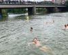 le maire, Boris Ravignon, se baigne dans la Meuse pour rassurer sur la qualité de l’eau