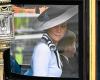 La princesse Kate, souriante, fait son retour public au défilé d’anniversaire de Charles III [Vidéo] – .