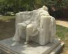 À Washington DC, une sculpture d’Abraham Lincoln fond à cause de la forte chaleur