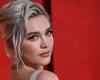 Florence Pugh seins nus et en culotte dans un ensemble totalement transparent, elle ne cache absolument rien pour ce grand magazine