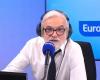 Pascal Praud remplace Cyril Hanouna, en retard sur Europe 1