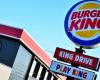 Elle se rend au drive-in du Burger King et fait une découverte horrible dans son sac