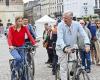 père et fille à vélo