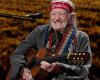 Écoutez Willie Nelson reprendre les Flaming Lips