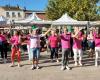 Mur. Flash mob pour Octobre Rose sur les Allées Niel