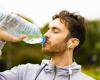 Cette erreur que tout le monde fait avec sa bouteille d’eau est très dangereuse pour votre santé