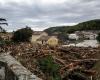 une femme se suicide en tombant dans un trou formé par les inondations en Ardèche