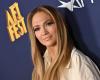 Jennifer Lopez bombardée de questions, elle prend ses jambes autour de son cou