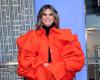 Heidi Klum a hâte de dévoiler son nouveau costume… Kelly Clarkson se transforme en Beetlejuice plus grande que nature…