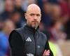 Ten Hag salue ses supporters après son départ