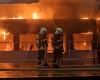 un train à la gare de Berlin prend feu