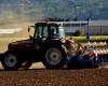 Son tracteur chute de huit mètres, un adolescent grièvement blessé