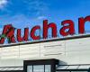 Auchan prévoit de supprimer environ 2 300 postes