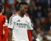 simulation ridicule, hymne sifflé, panenka… la soirée remarquée de Vinicius contre Milan