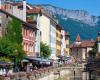 Annecy, submergée par les meublés de tourisme, va « réoxygéner » sa vieille ville