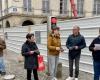 A Vannes, la RN 56 distribue des tracts pour dénoncer la fermeture de Michelin