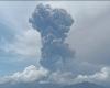 le volcan Laki-Laki entre à nouveau en éruption et provoque une impressionnante colonne de cendres