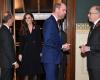 Kate Middleton resplendissante pour son retour officiel dans la famille royale