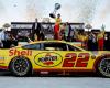 Joey Logano retient Ryan Blaney pour remporter son troisième titre en Cup Series