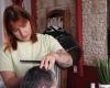 Landais. Dans son salon de coiffure, Sarah accompagne les personnes en transition de genre