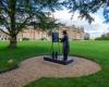 Le palais de Blenheim dévoile une nouvelle sculpture pour commémorer le 150e anniversaire de la naissance de Sir Winston Churchill