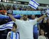 entre 100 et 150 supporters israéliens sur le parking du Stade de France