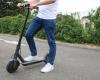 deux enfants conduisant un scooter heurtés par une voiture