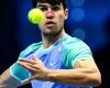 Alcaraz bat Rublev et repart au Masters