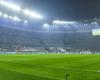 les images des tribunes terriblement vides du Stade de France