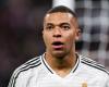 « Il fume la chicha », Mbappé se fait bousculer !