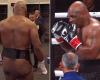 Les fesses de Mike Tyson montrées dans le combat de Jake Paul et pourquoi il a mordu son gant