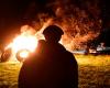 à Carcassonne, des feux allumés par des agriculteurs en signe de protestation