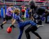 champion du monde de boxe thaï, retourne dans son quartier de Bègles