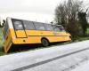 Un autobus scolaire s’écrase dans des conditions glaciales alors qu’un nouvel avertissement météorologique est émis