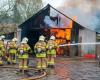 incendie dans un bâtiment agricole, brûler de la paille mobilise les pompiers