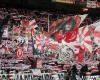 Les Ultras du VfB Stuttgart font demi-tour avant le match de Ligue des Champions