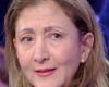 en larmes, l’ancienne otage Ingrid Betancourt raconte dans « Face à Hanouna » comment elle a appris la mort de son père