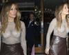 Jennifer Lopez, 55 ans, s’affiche dans une tenue transparente sexy et divise les internautes