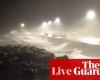 Tempête Darragh en direct : le vent frappe le Royaume-Uni et l’Irlande alors que le Met Office émet un rare avertissement rouge de « danger pour la vie »