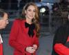 Kate Middleton, splendide dans un manteau rouge, accepte de se confier sur sa santé