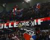 nouveaux chants insultants chantés, brève interruption du match