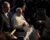 A Ajaccio, le pape François heureux d’une journée passée en plein air au milieu des Corses