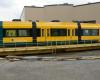 Le tramway de Portland attend la sortie de la voiture 032 pour entrer dans le service des recettes